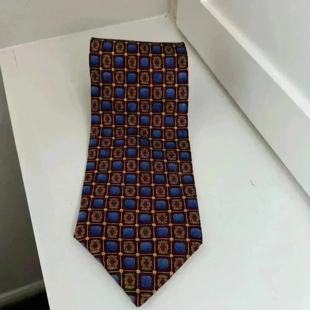 Pierre Balmain Vintage Medallion Tie Business 100% Silk Dressy